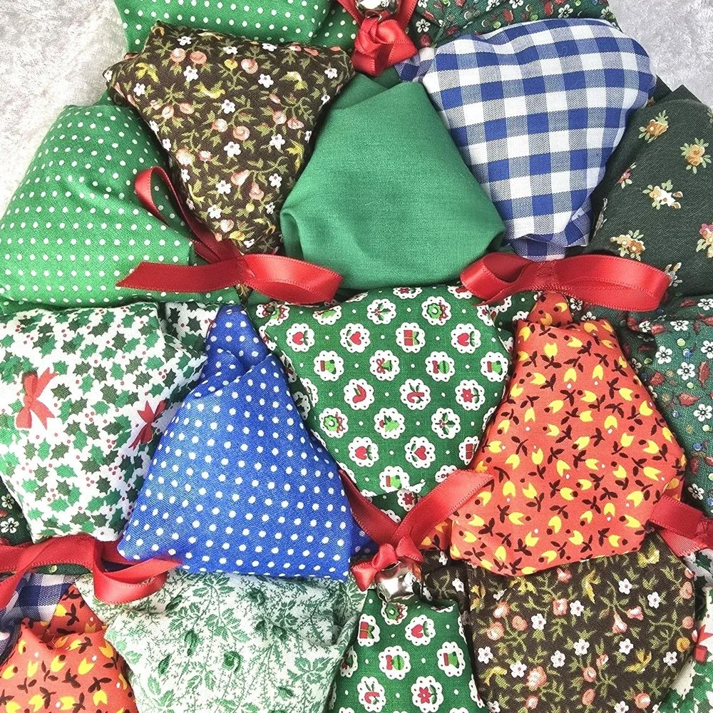 Vintage‎ Handmade Puff Patchwork  Christmas Tree Wall Hanging Decor 20 in